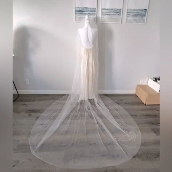 Plain Cathedral Wedding Veil main image 2
